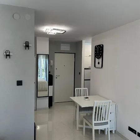 Cloud9 Apartment Split Exterior photo